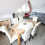 Haus-itjen-rot-3