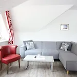 Haus-itjen-rot-3 Apartment *