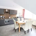 Haus-itjen-rot-3 Apartment