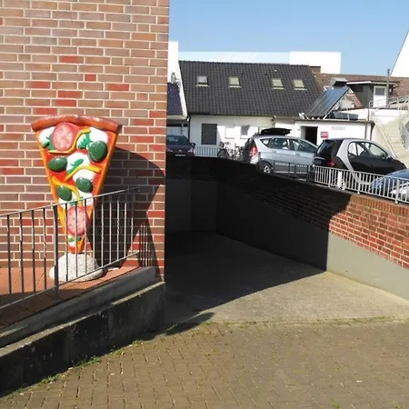 Haus-itjen-rot-3 * Cuxhaven